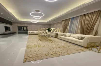 Living Room image for: Villa - 5 Bedrooms for rent in Nad Al Sheba 4 - Nad Al Sheba - Dubai, Image 1
