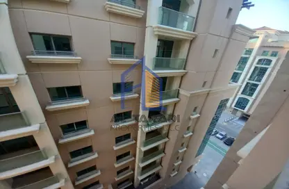 Outdoor Building image for: Apartment - 1 Bedroom - 2 Bathrooms for rent in Khalifa City - Abu Dhabi, Image 1