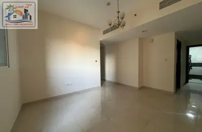 Apartment - 2 Bedrooms - 2 Bathrooms for rent in Ameer Bu Khamseen Tower - Al Majaz 3 - Al Majaz - Sharjah