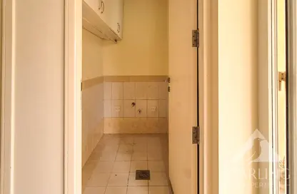 Villa - 2 Bedrooms - 3 Bathrooms for rent in Springs 12 - The Springs - Dubai