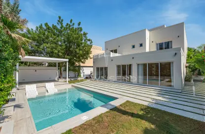 Villa - 5 Bedrooms - 4 Bathrooms for sale in Meadows 2 - Meadows - Dubai
