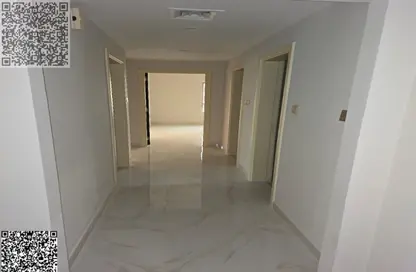 عمارة بالكامل - 8 غرف نوم - 8 حمامات للبيع في دار المجاز - شارع جمال عبد الناصر - المجاز - الشارقة
