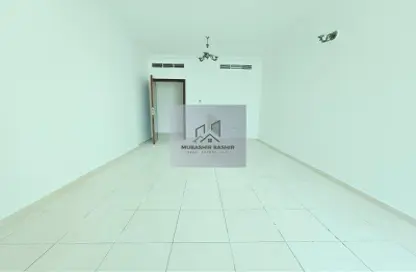 شقة - 2 غرف نوم - 2 حمامات للايجار في شارع التعاون الجديد - التعاون - الشارقة