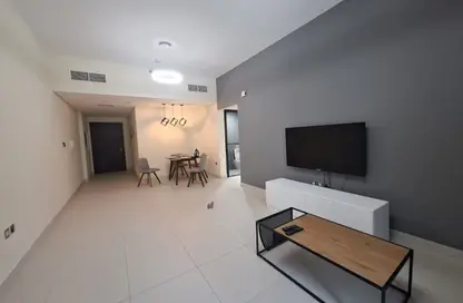 Apartment - 1 Bedroom - 2 Bathrooms for rent in Jumeirah Garden City - Al Satwa - Dubai