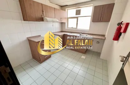 شقة - 2 غرف نوم - 2 حمامات للايجار في شارع التعاون الجديد - التعاون - الشارقة