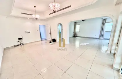 Villa - 5 Bedrooms - 5 Bathrooms for rent in Umm Suqeim 1 Villas - Umm Suqeim 1 - Umm Suqeim - Dubai