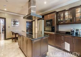 Kitchen image for: Villa - 4 bedrooms - 5 bathrooms for sale in Jumeirah Zabeel Saray - The Crescent - Palm Jumeirah - Dubai, Image 1