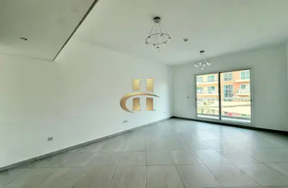 شقة - غرفة نوم - 2 حمامات للايجار في A بناية صالح بن لاحج بلوك - بناية صالح بن لاحج - قرية الجميرا سركل - دبي