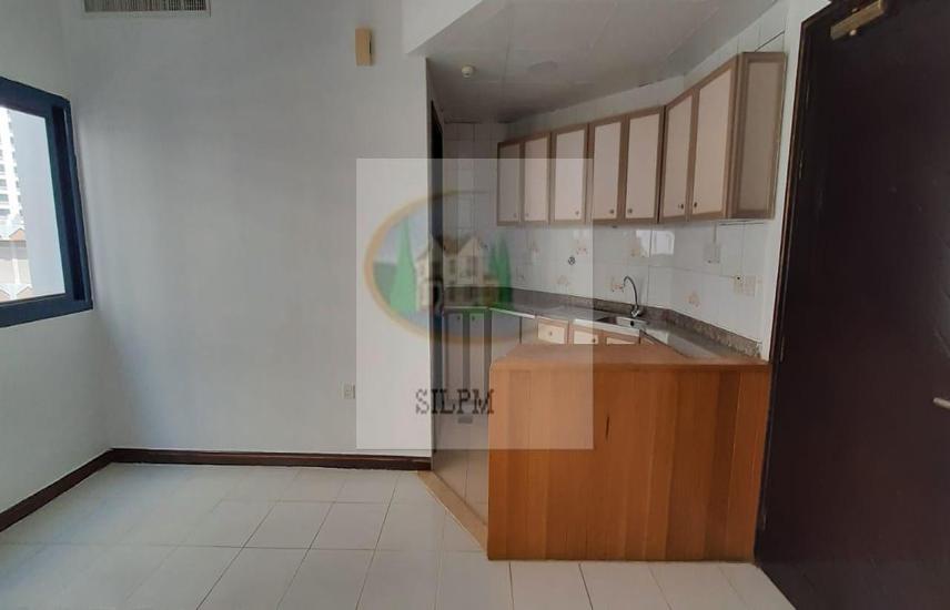 Apartment for Rent in Electra Street Spacious studio in central A/C w