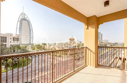 Apartment - 4 Bedrooms - 4 Bathrooms for rent in Lamtara 1 - Madinat Jumeirah Living - Umm Suqeim - Dubai
