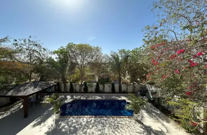 Villa - 4 Bedrooms - 4 Bathrooms for rent in Jumeirah Park - Dubai