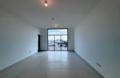 Apartment - 2 Bedrooms - 3 Bathrooms for rent in Rabdan Building - Motor City - Dubai
