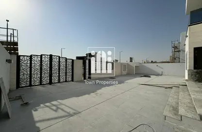 Villa - 5 Bedrooms - 7 Bathrooms for sale in Alreeman - Al Shamkha - Abu Dhabi