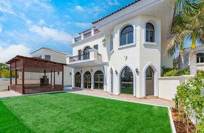 Outdoor House image for: Villa - 7 Bedrooms - 7 Bathrooms for rent in Garden Homes Frond C - Garden Homes - Palm Jumeirah - Dubai, Image 1