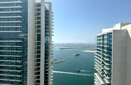 Apartment - 1 Bedroom - 1 Bathroom for sale in Marina Vista - EMAAR Beachfront - Dubai Harbour - Dubai