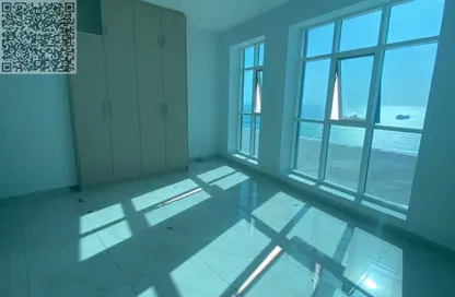 Apartment - 3 Bedrooms - 3 Bathrooms for rent in Corniche Tower - Ajman Corniche Road - Ajman
