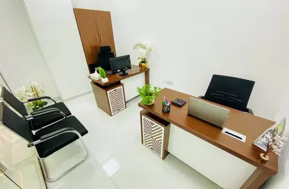 Office Space - Studio - 1 Bathroom for rent in Red Avenue - Al Garhoud - Dubai