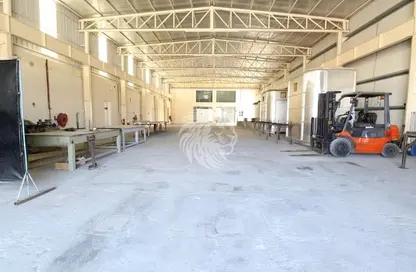 Warehouse - Studio for rent in Saih Shuaib 3 - Dubai Industrial City - Dubai