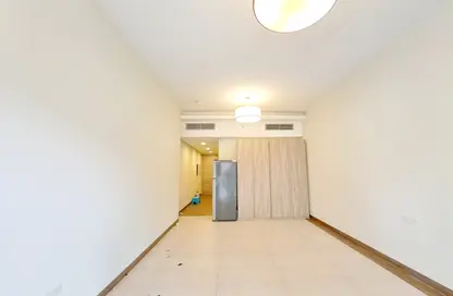 Apartment - Studio - 1 Bathroom for rent in SOL Bay - Business Bay - Dubai