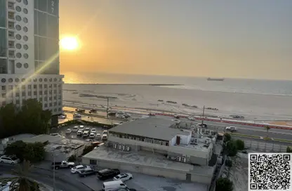 شقة - غرفة نوم - 2 حمامات للايجار في مساكن كورنيش عجمان - طريق كورنيش عجمان - عجمان