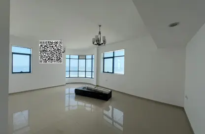 شقة - 3 غرف نوم - 3 حمامات للايجار في مساكن كورنيش عجمان - طريق كورنيش عجمان - عجمان