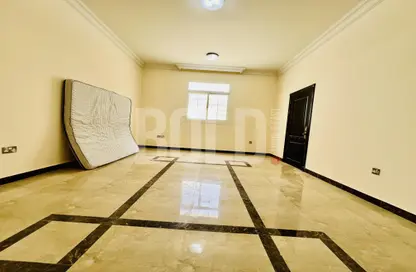 Villa - Studio - 3 Bathrooms for rent in Shakhbout City - Abu Dhabi