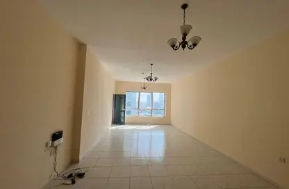 شقة - 3 غرف نوم - 3 حمامات للايجار في شارع التعاون الجديد - التعاون - الشارقة شقة - 3 غرف نوم - 3 حمامات للايجار في شارع التعاون الجديد - التعاون - الشارقة