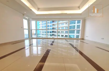 Apartment - 3 Bedrooms - 4 Bathrooms for rent in Wave tower - Corniche Road - Abu Dhabi