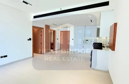 شقة - غرفة نوم - 2 حمامات للايجار في بن غاطي أزور - منطقة 16 - قرية جميرا الدائرية - دبي