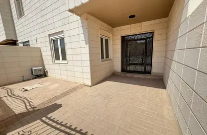 Duplex - 3 Bedrooms - 3 Bathrooms for rent in Al Dafeinah - Asharej - Al Ain