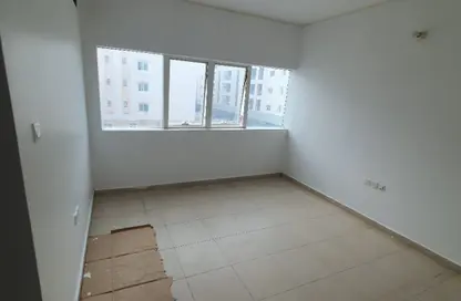 Apartment - 1 Bedroom - 1 Bathroom for rent in Al Qulaya'ah - Al Sharq - Sharjah