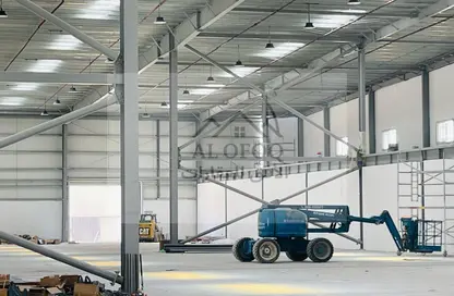 Warehouse - Studio - 2 Bathrooms for rent in Umm Al Thuoob - Umm Al Quwain