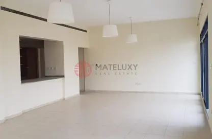 Apartment - 3 Bedrooms - 3 Bathrooms for rent in Al Ghaf 3 - Al Ghaf - Greens - Dubai