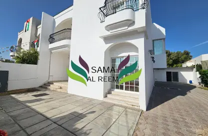 Villa - 5 Bedrooms - 4 Bathrooms for rent in Jumeirah 2 Villas - Jumeirah 2 - Jumeirah - Dubai