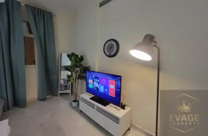 Apartment - 1 Bedroom - 2 Bathrooms for rent in Ajman Corniche Residences - Ajman Corniche Road - Ajman
