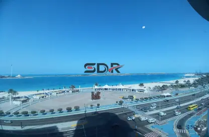 Apartment - 3 Bedrooms - 5 Bathrooms for rent in 3 Sails Tower - Corniche Road - Abu Dhabi