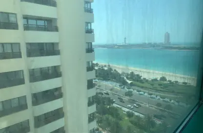 Apartment - 4 Bedrooms - 5 Bathrooms for rent in Al Hana Tower - Al Khalidiya - Abu Dhabi