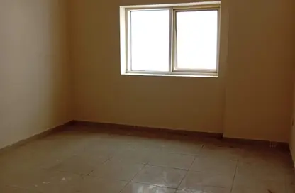 Apartment - 2 Bedrooms - 2 Bathrooms for rent in Al Khan - Sharjah