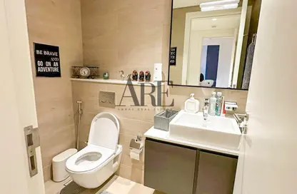 شقة - غرفة نوم - 2 حمامات للبيع في طراز 3 - الجادة - الشارقة