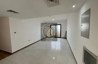 شقة - 2 غرف نوم - 3 حمامات للايجار في مساكن كورنيش عجمان - طريق كورنيش عجمان - عجمان