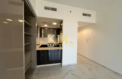 Apartment - Studio - 1 Bathroom for rent in Golden Dream Tower 1 - Jumeirah Village Circle - Dubai