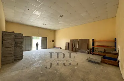 Warehouse - Studio for rent in Al Sajaa - Sharjah