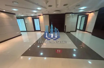 مكتب - استوديو - 3 حمامات للايجار في البطين - أبوظبي