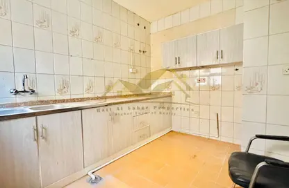 Apartment - 2 Bedrooms - 2 Bathrooms for rent in Al Nakheel Building - Naif - Deira - Dubai