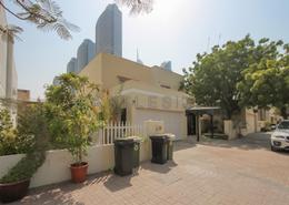 Outdoor House image for: Villa - 4 bedrooms - 4 bathrooms for sale in Meadows 2 - Meadows - Dubai, Image 1