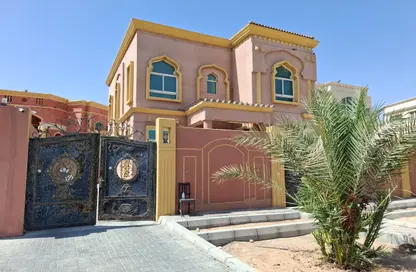 Villa - 3 Bedrooms - 4 Bathrooms for rent in Mohamed Bin Zayed Centre - Mohamed Bin Zayed City - Abu Dhabi