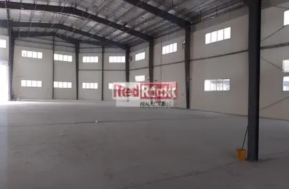 Warehouse - Studio - 4 Bathrooms for rent in Jebel Ali - Dubai
