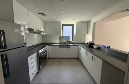 شقة - غرفة نوم - 2 حمامات للايجار في شقق أريج - الجادة - الشارقة