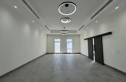 Villa - 5 Bedrooms - 6 Bathrooms for rent in Madinat Al Riyad - Abu Dhabi