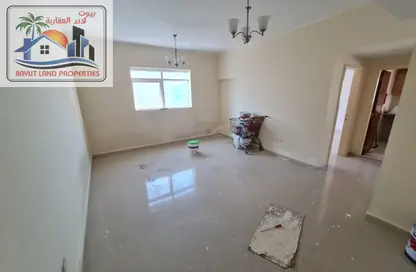 Apartment - 1 Bedroom - 1 Bathroom for rent in Qasimia 10 building - Al Mahatta - Al Qasimia - Sharjah